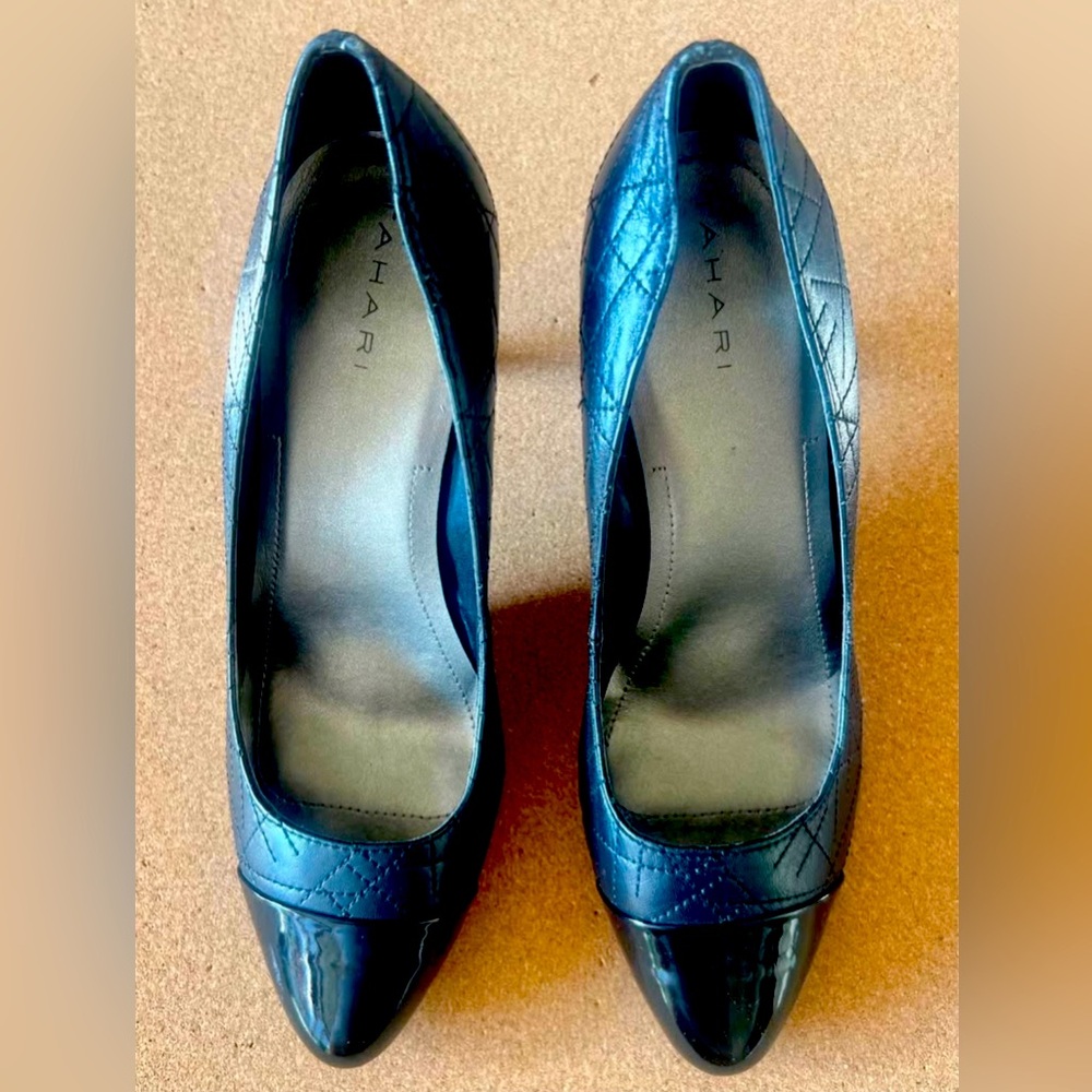 Tahari Black Heels Size 9